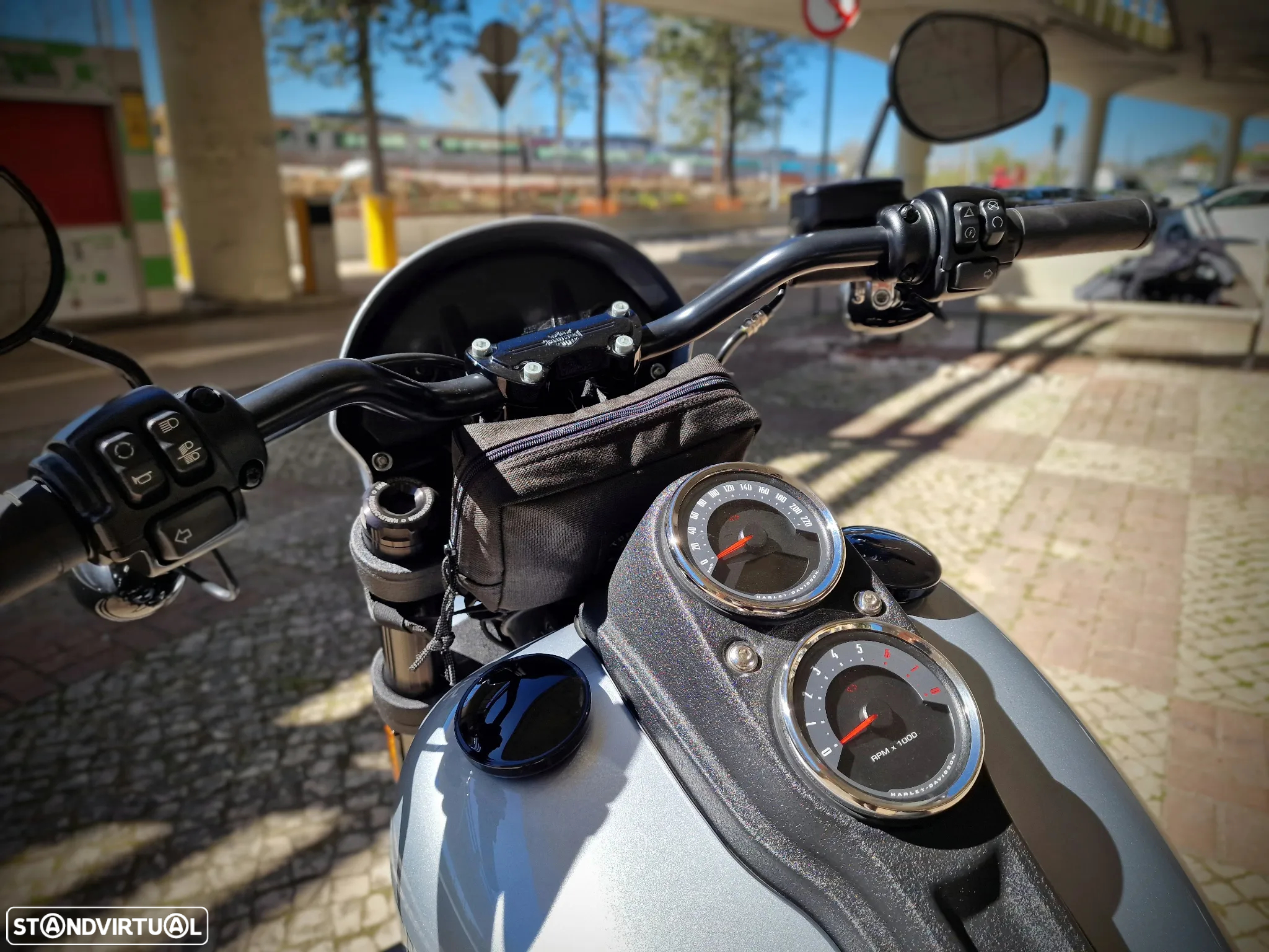 Harley-Davidson FXLR Low Rider S - 16