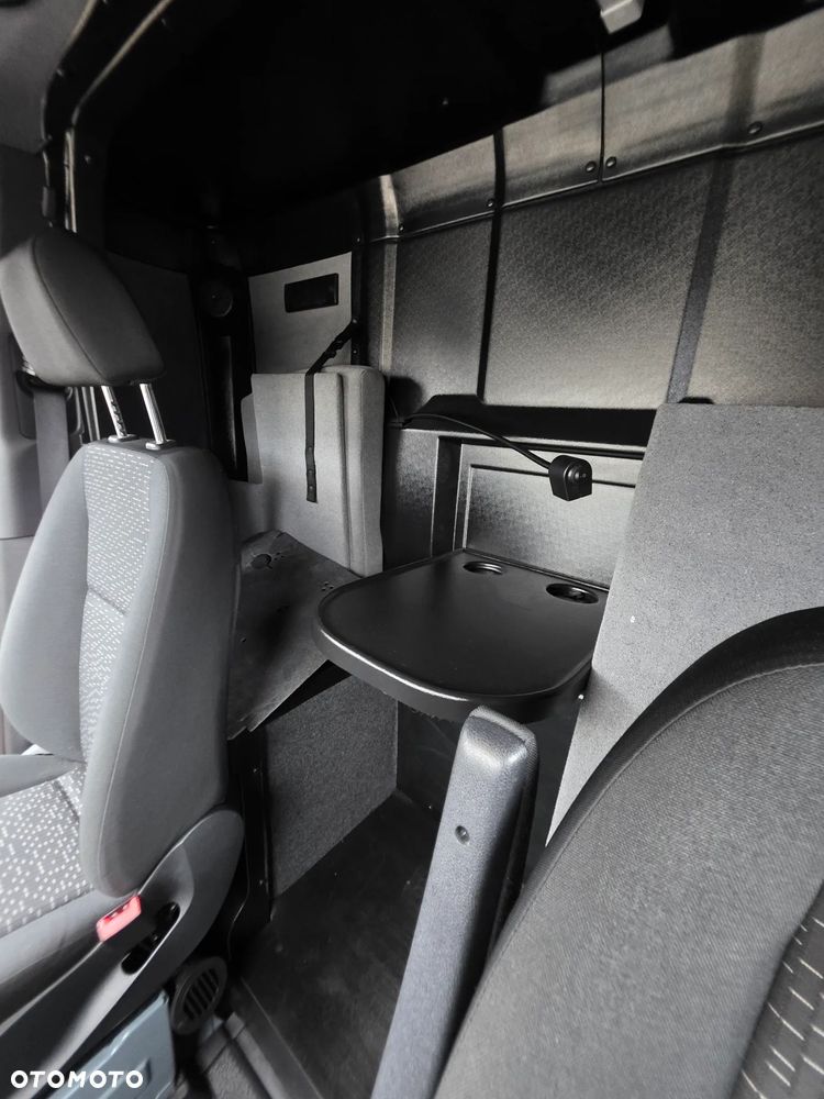 Mercedes-Benz Sprinter - 20