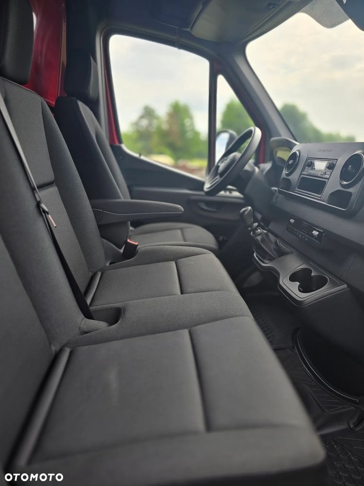 Mercedes-Benz Sprinter - 8