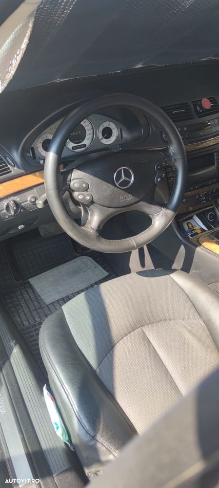 Mercedes-Benz E - 16
