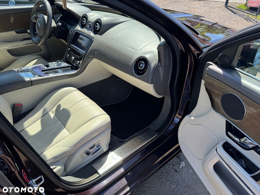 Jaguar XJ 3.0 D V6 LWB Premium Luxury - 5