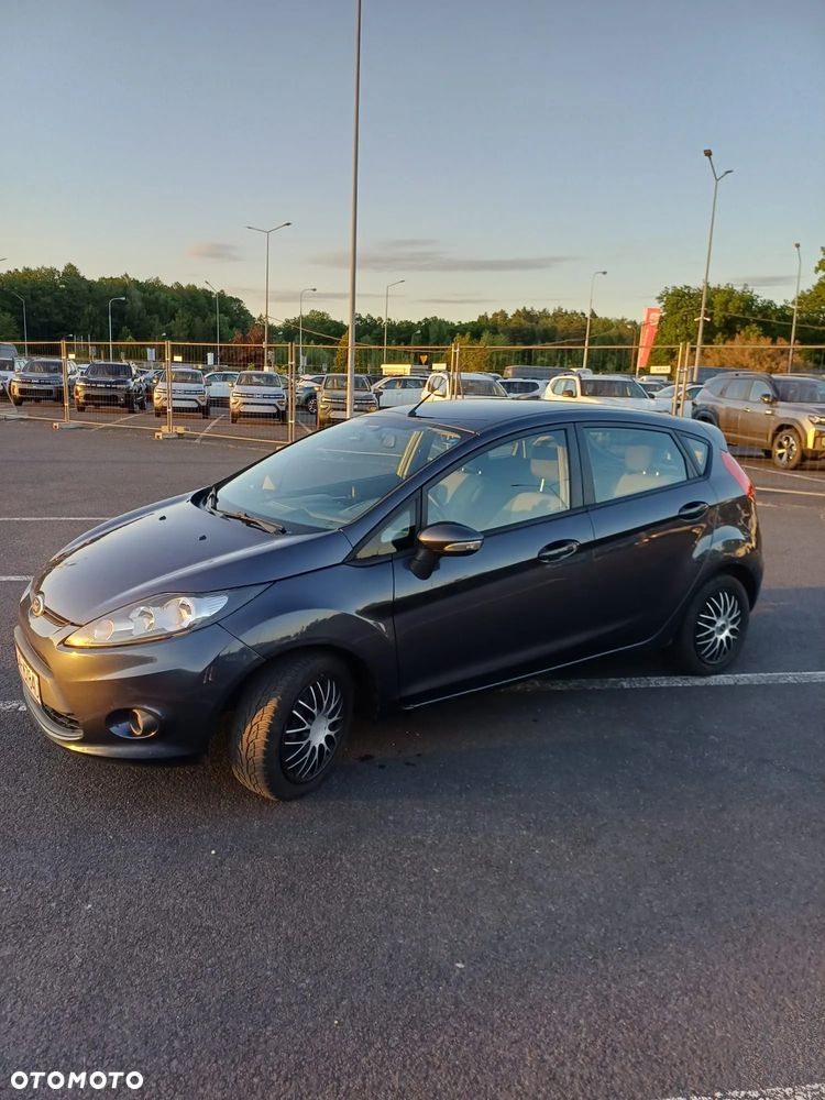 Ford Fiesta 1.25 Ambiente - 2