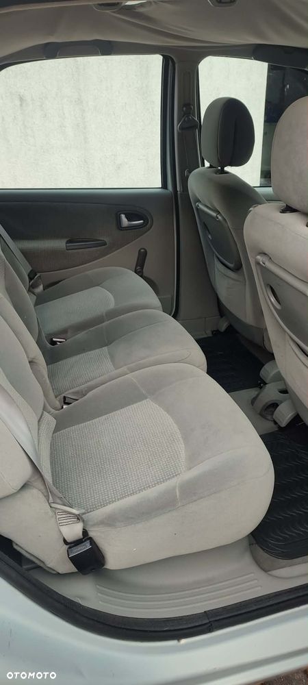 Renault Scenic 1.6 16V EXpression - 9