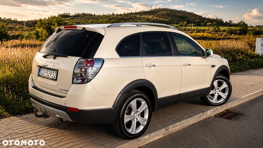Chevrolet Captiva 2.2 D LTZ - 4