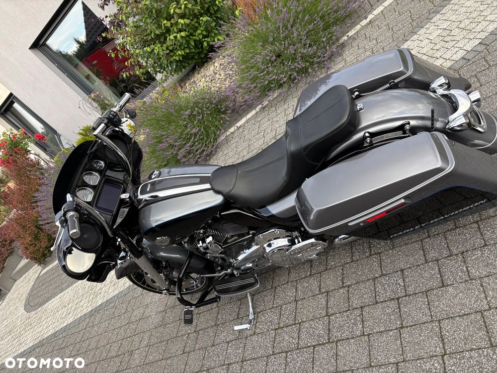 Harley-Davidson Touring Street Glide - 16