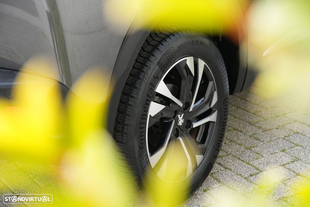 Peugeot 2008 1.2 PureTech Allure Pack - 32