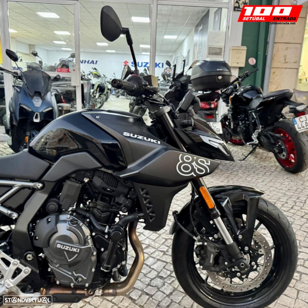 Suzuki GSX 800 S - 12