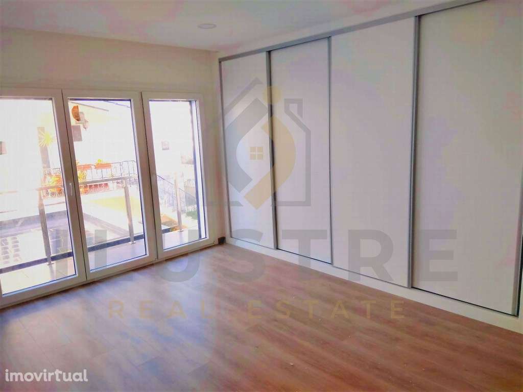 Moradia T3 em construção com piscina e garagem na Charneca de Caparica - Grande imagem: 4/29