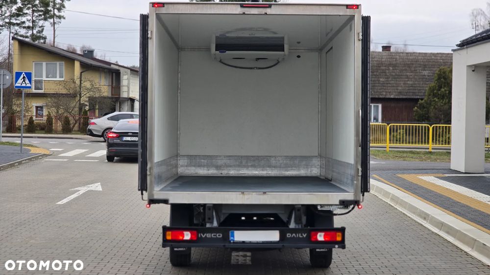 Iveco ❗️❗️DAILY 3.0 180Km 35S18 JAK NOWY ❗️❗️LIFT / CHŁODNIA MROŹNIA -32 +32 / ZASILANIE 230V / PIERWSZY WŁASCICIEL / NAVI / KAMERA COFANIA / FULL LED / TEMPOMAT AKTYWNY / GRUBA ŚCIANKA / ZABUDOWA IGLOOCAR / AGREGAT CARRIER / WERSJA WZMOCNIONA / FULL OPCJA / SERWIS ASO / SALON POLSKA /❗❗ JAK Z SALONU - NOWY -❗❗ - 6