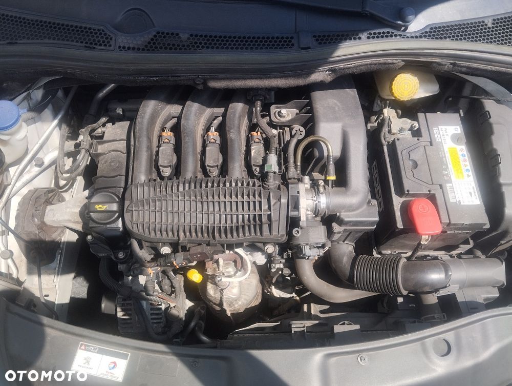 Peugeot 208 - 3