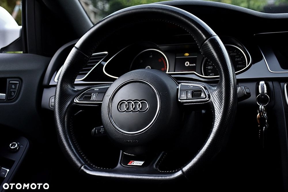 Audi A4 Avant 2.0 TDI Quattro S tronic - 31