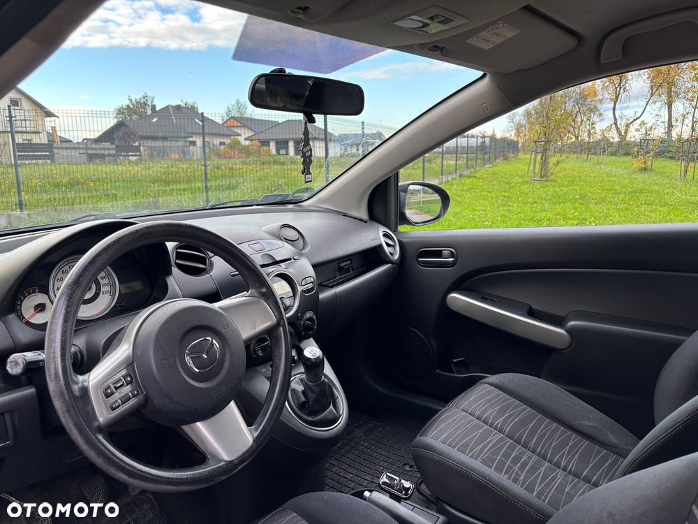 Mazda 2 - 10