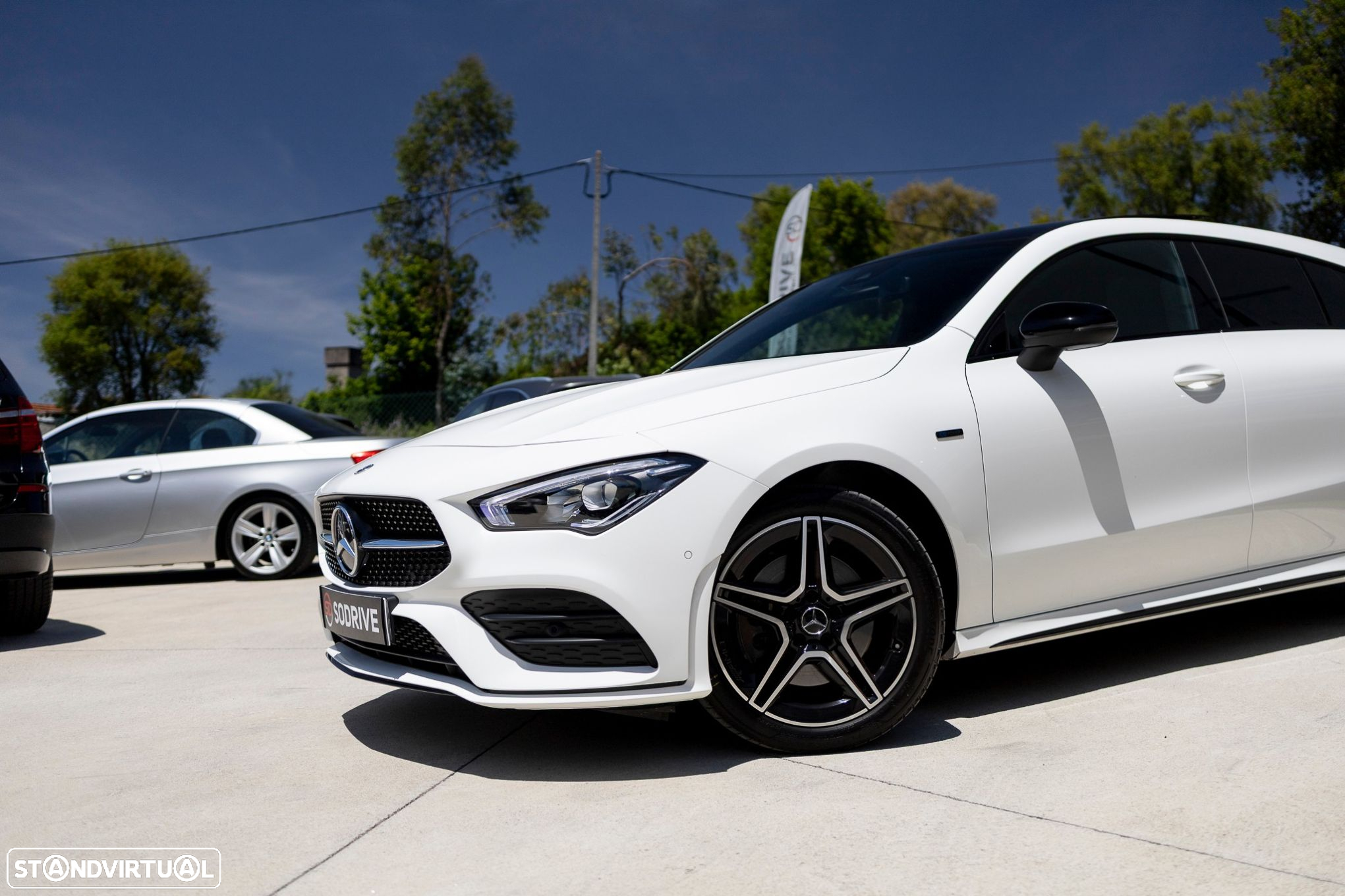 Mercedes-Benz CLA 250 e Shooting Brake AMG Line - 10