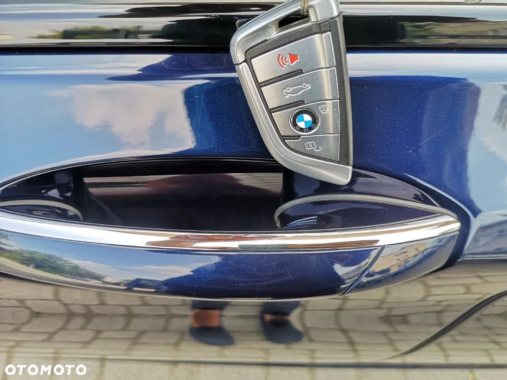 BMW Seria 7 750i xDrive sport - 14