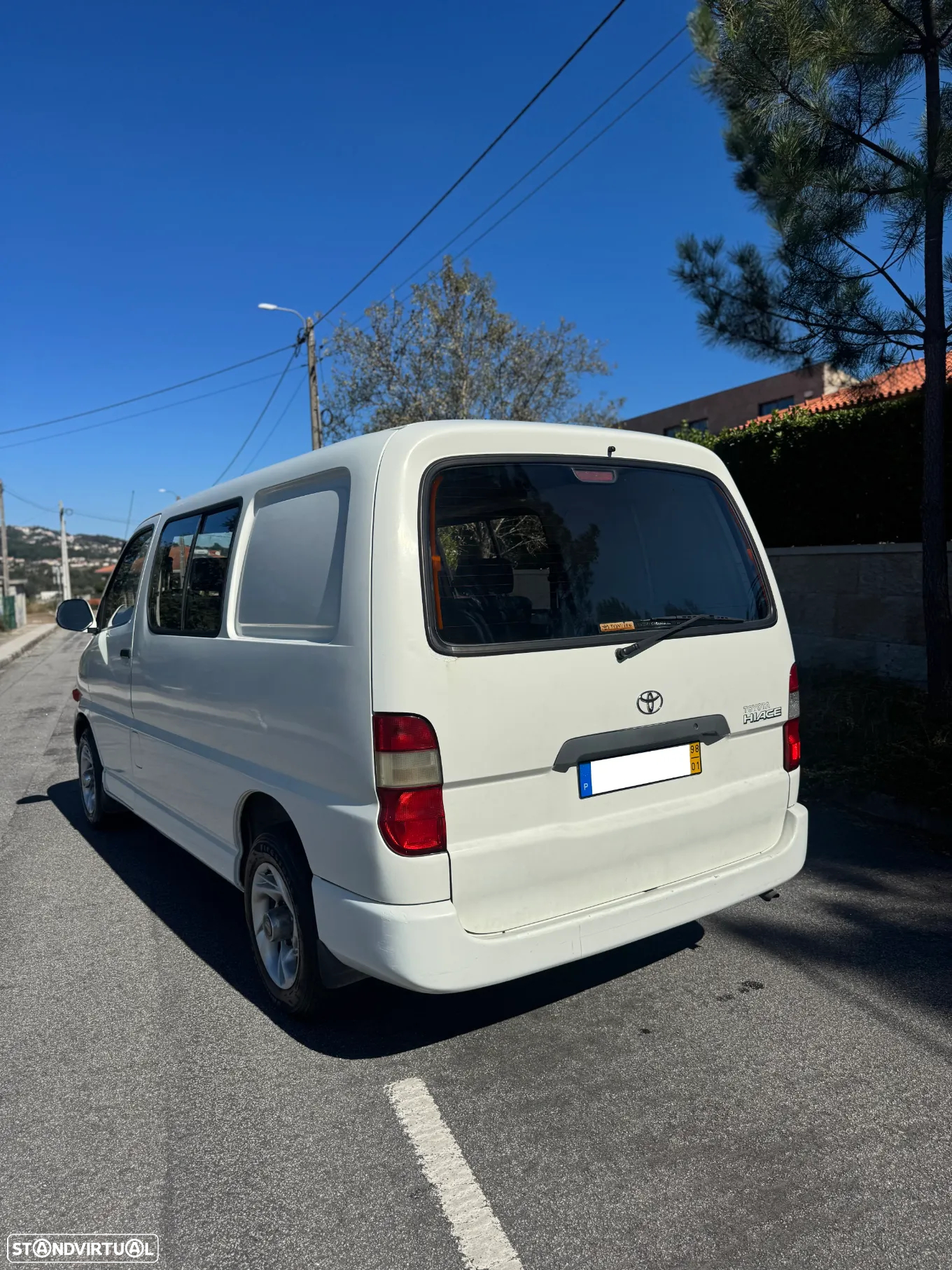 Toyota HiAce 2.4 D LXH12LB - 9