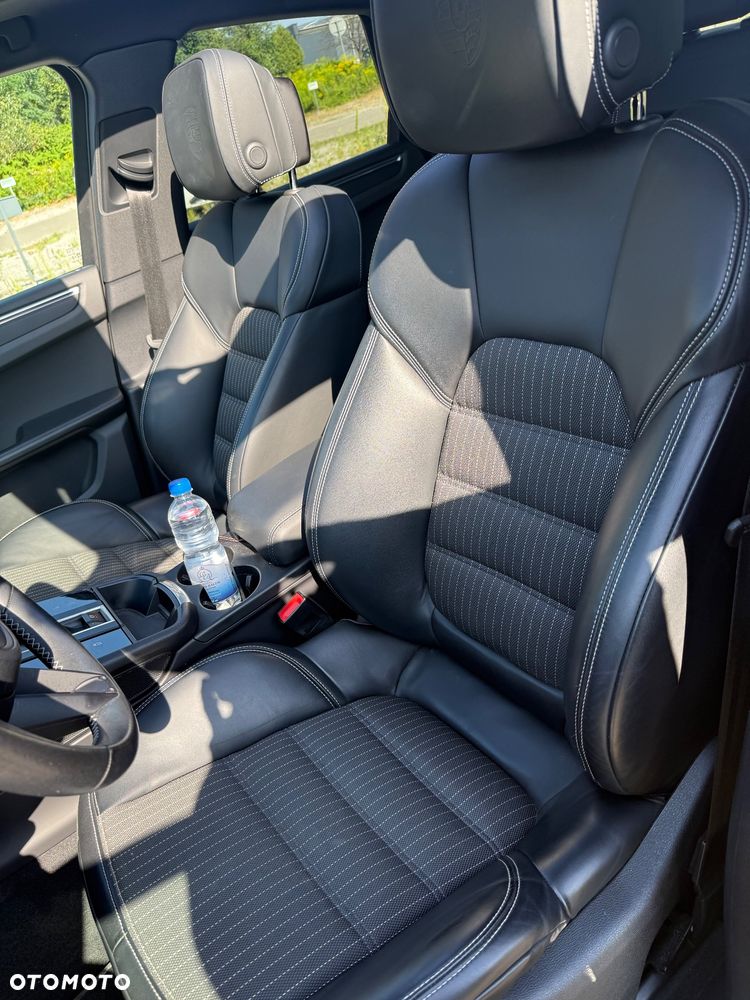 Porsche Macan T - 26