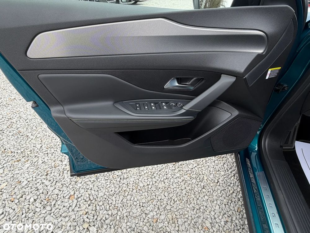 Peugeot 408 180 e-EAT8 GT - 27