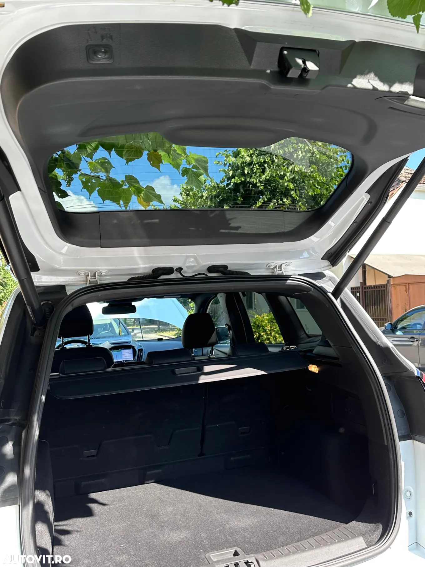 Ford Kuga - 14
