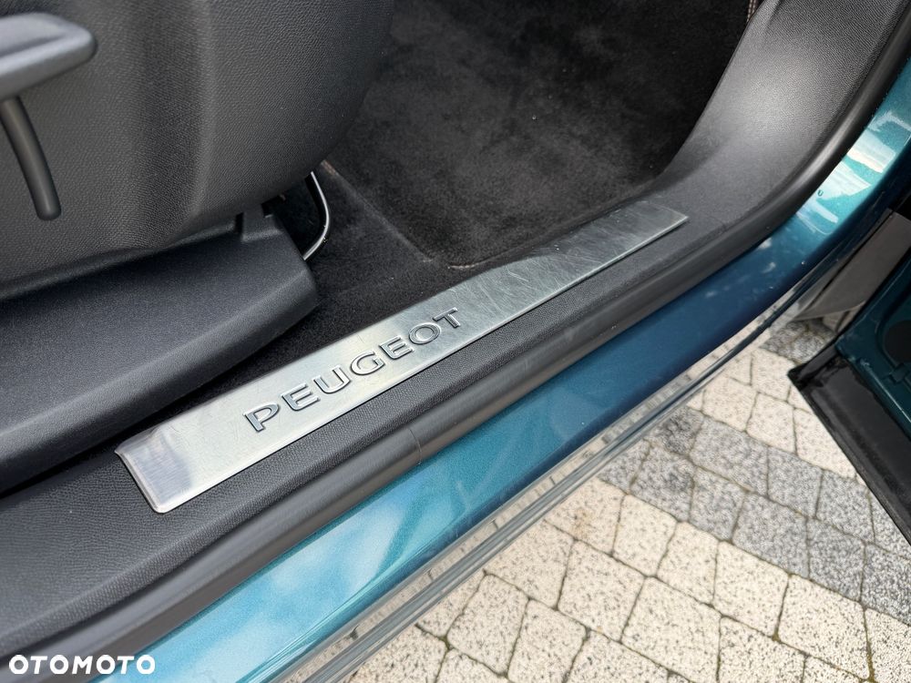 Peugeot 5008 THP 165 EAT6 Allure - 34