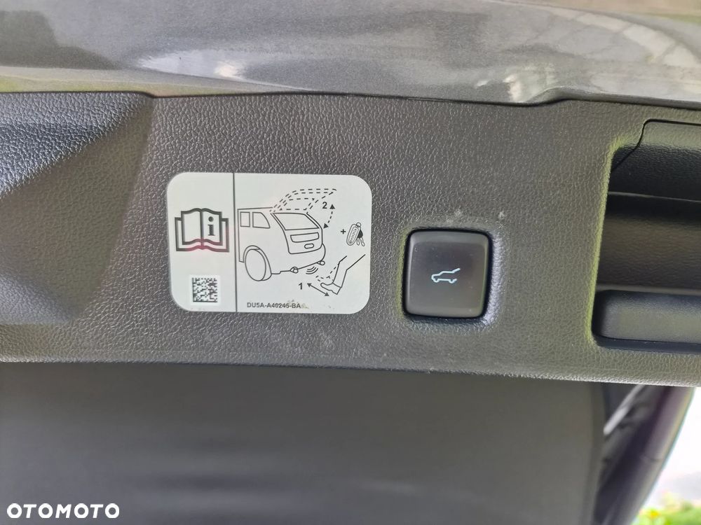 Ford Kuga 2.5 Duratec PHEV ST-LINE X - 37