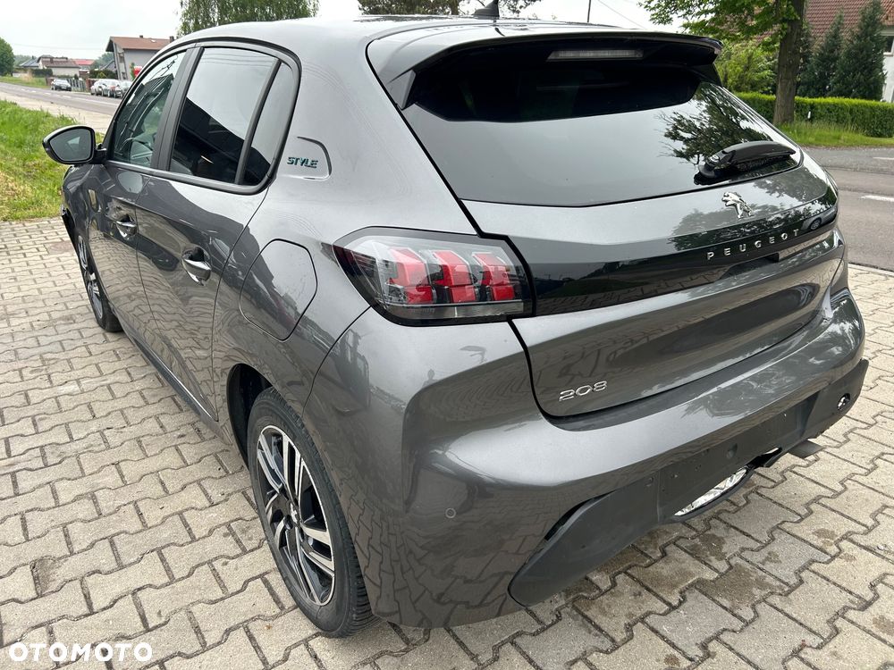 Peugeot 208 - 2