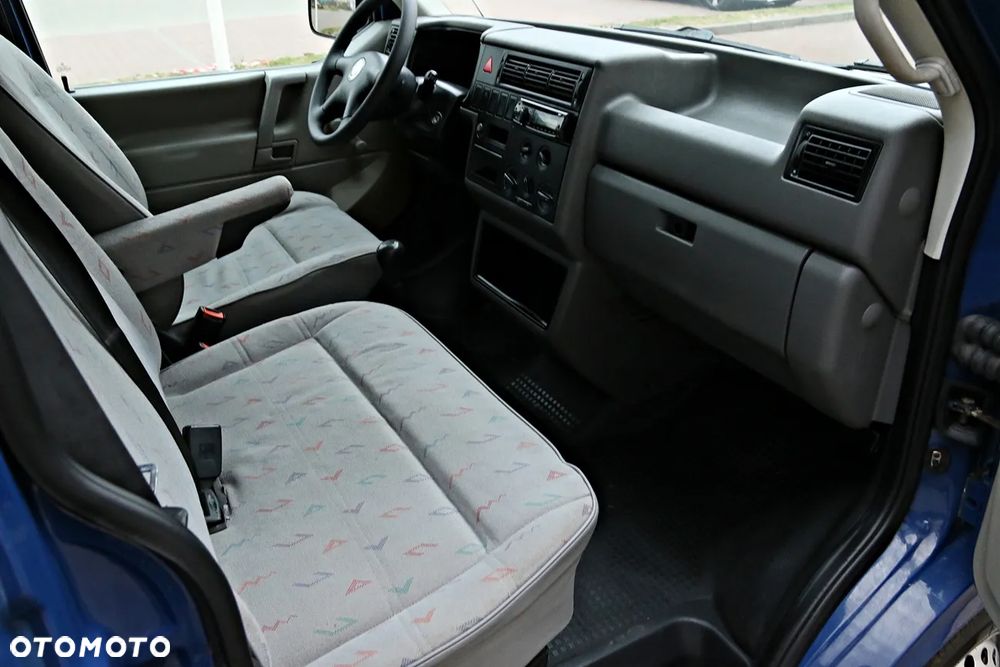 Volkswagen Transporter - 28