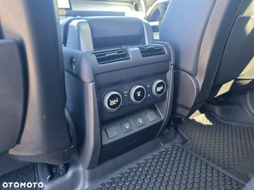 Land Rover Defender 2.0 P300 75th Limited Edition - 29