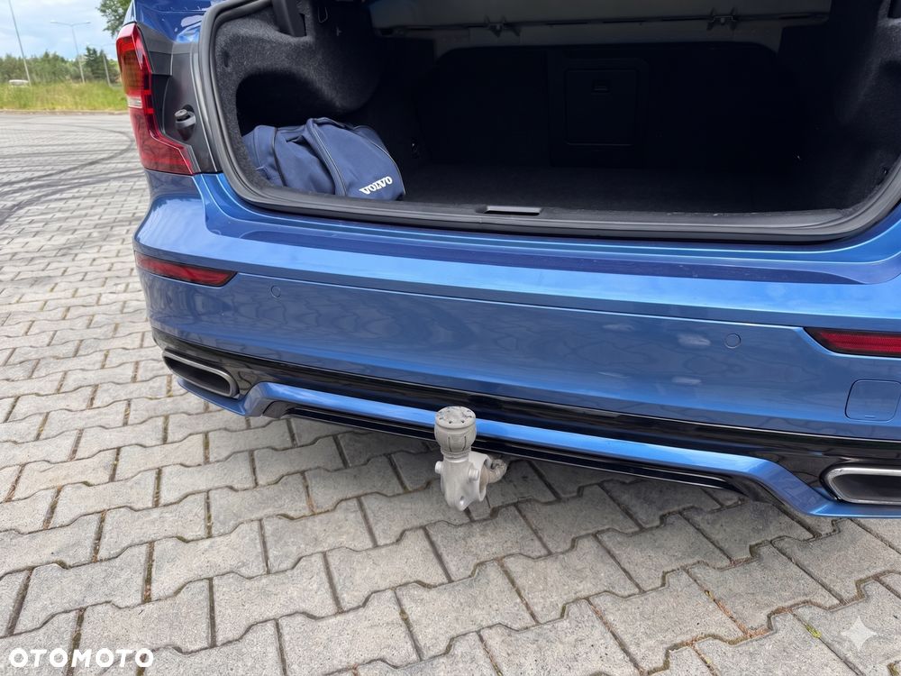Volvo S60 T5 AWD R-Design - 8