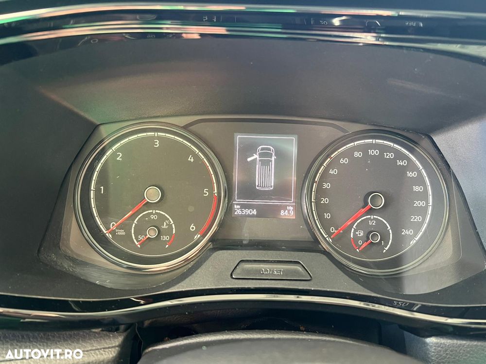 Volkswagen Multivan - 14