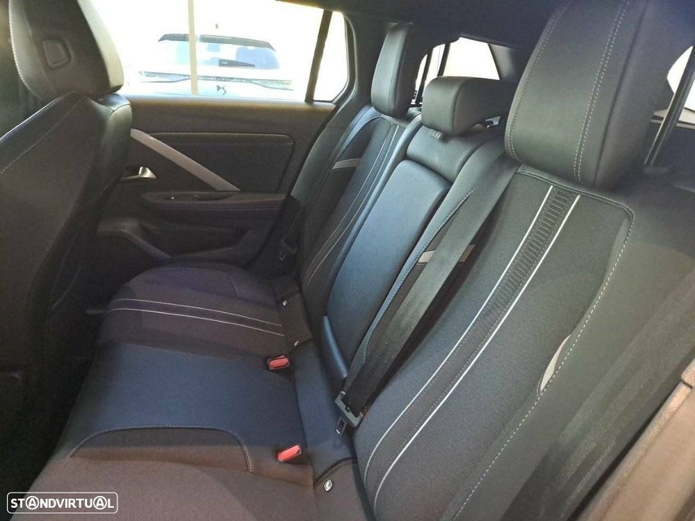 Opel Astra 1.2 T GS - 10
