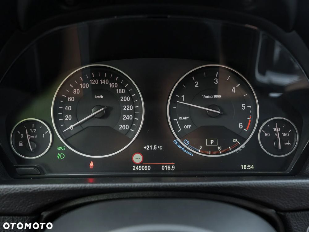 BMW Seria 3 318d Luxury Line - 21