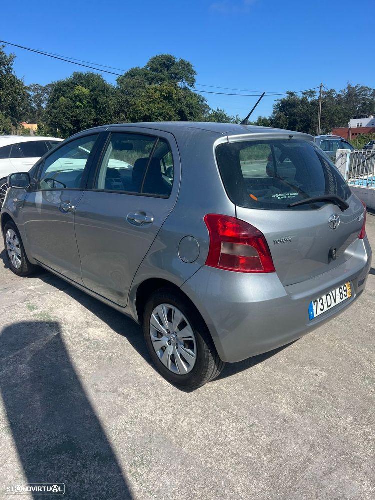 Toyota Yaris 1.4 D-4D AC - 2