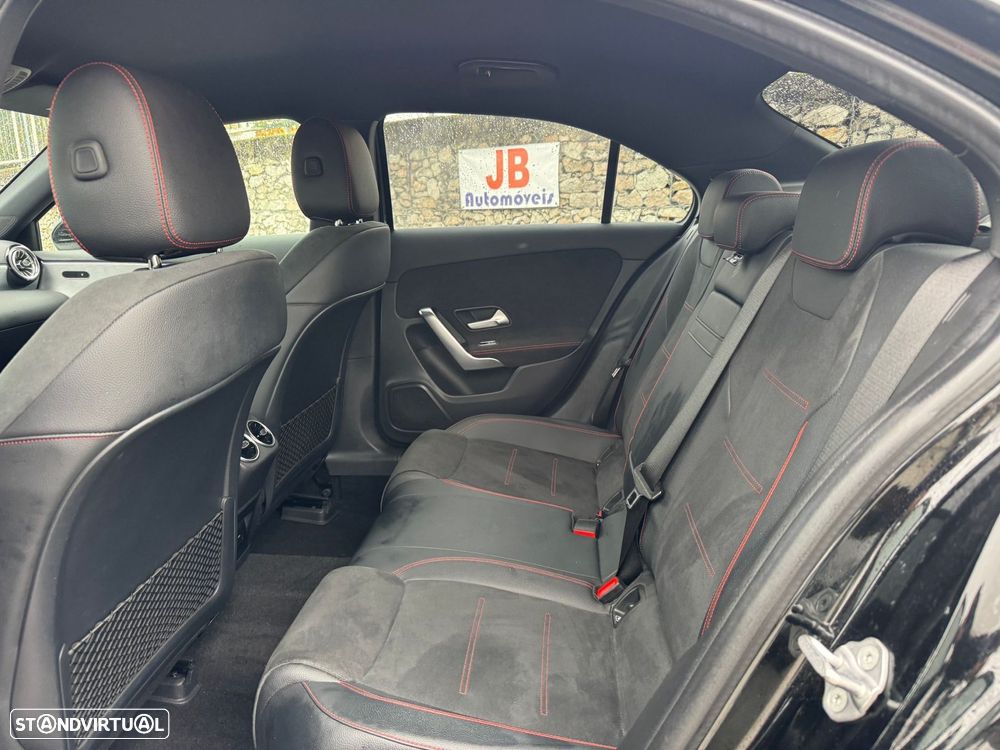 Mercedes-Benz A 250 Limousine e AMG Line - 12