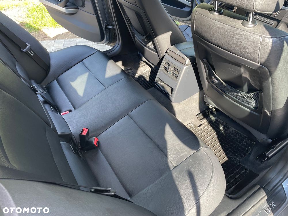 BMW Seria 3 318d DPF - 14