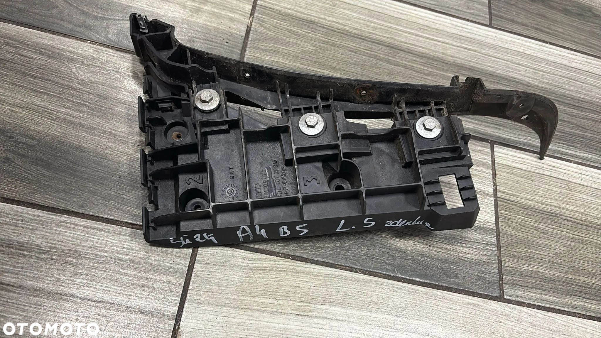 Audi A4 B5 Lift ślizg zderzaka Lewy Przód     (146/4) - 1