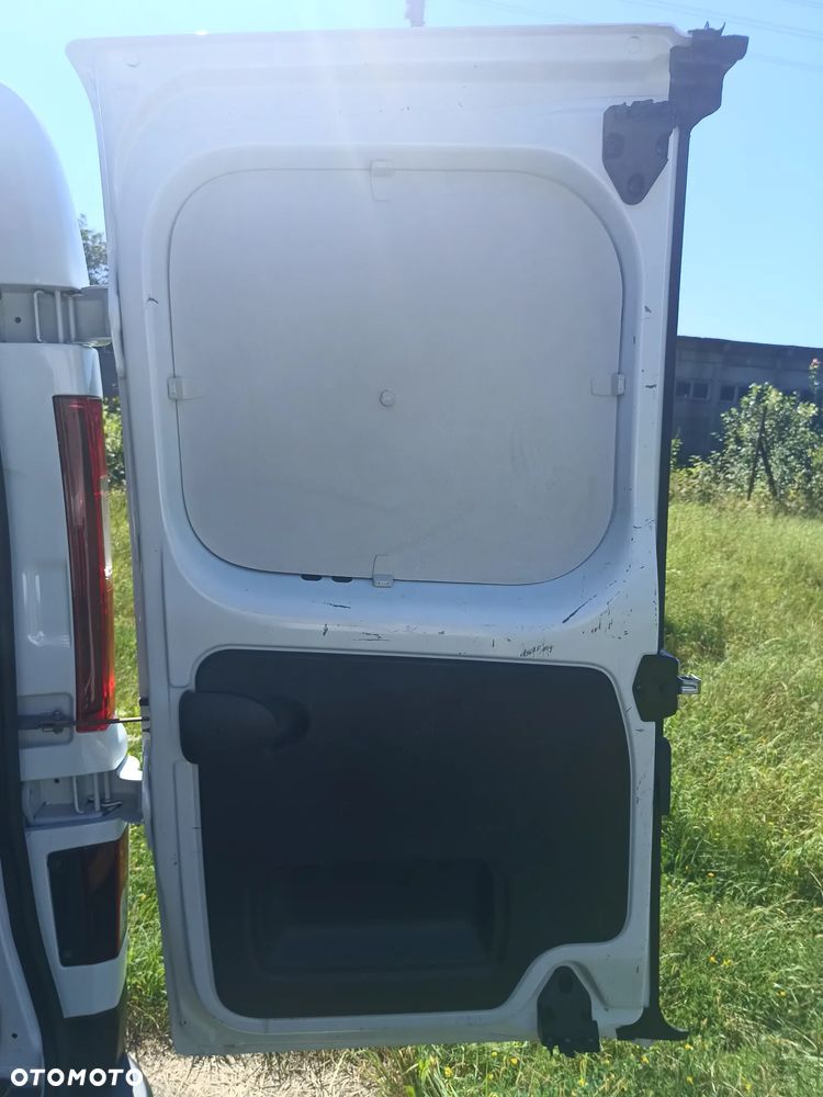Renault Trafic L1H1 1.6 diesel 145kM, manual, 2019 rok BAGAŻNIK DACHOWY THULE, KAMERA COFANIA, HAK, CZUJNIKI PARKOWANIA, ORGINALNY PRZEBIEG! - 23
