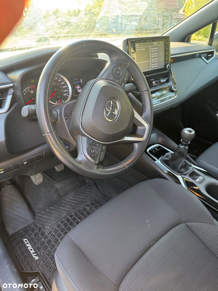 Toyota Corolla - 13