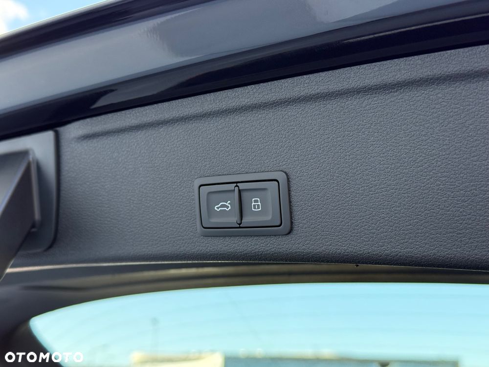 Audi A4 Avant 35 TFSI S tronic S line - 30