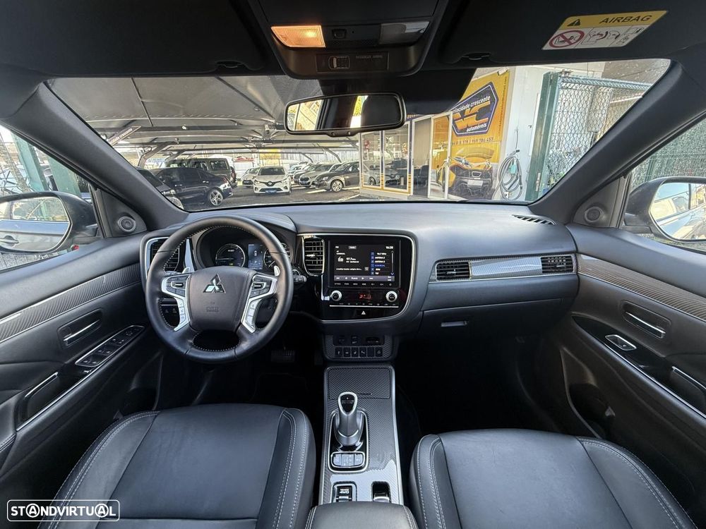 Mitsubishi Outlander 2.4 Intense - 29