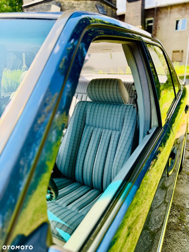 Mercedes-Benz W124 (1984-1993) - 21