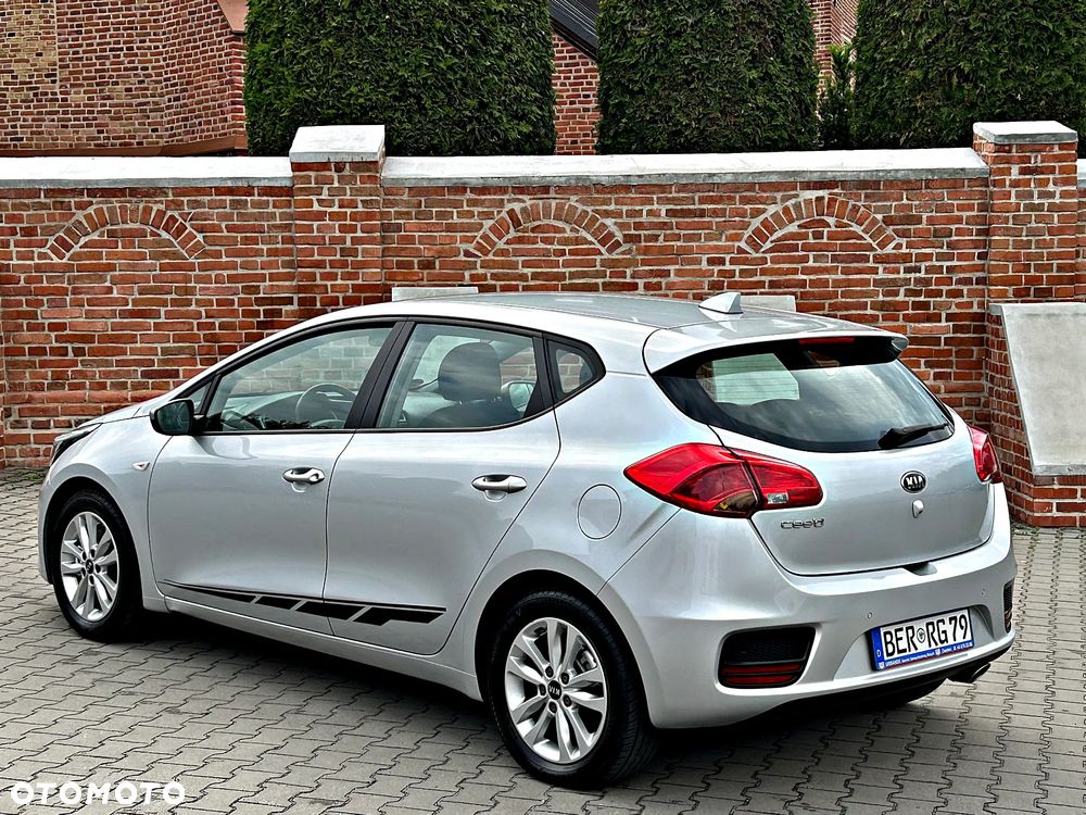 Kia Ceed 1.4 S - 23