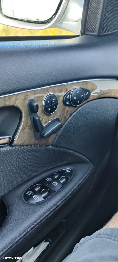 Mercedes-Benz E - 10