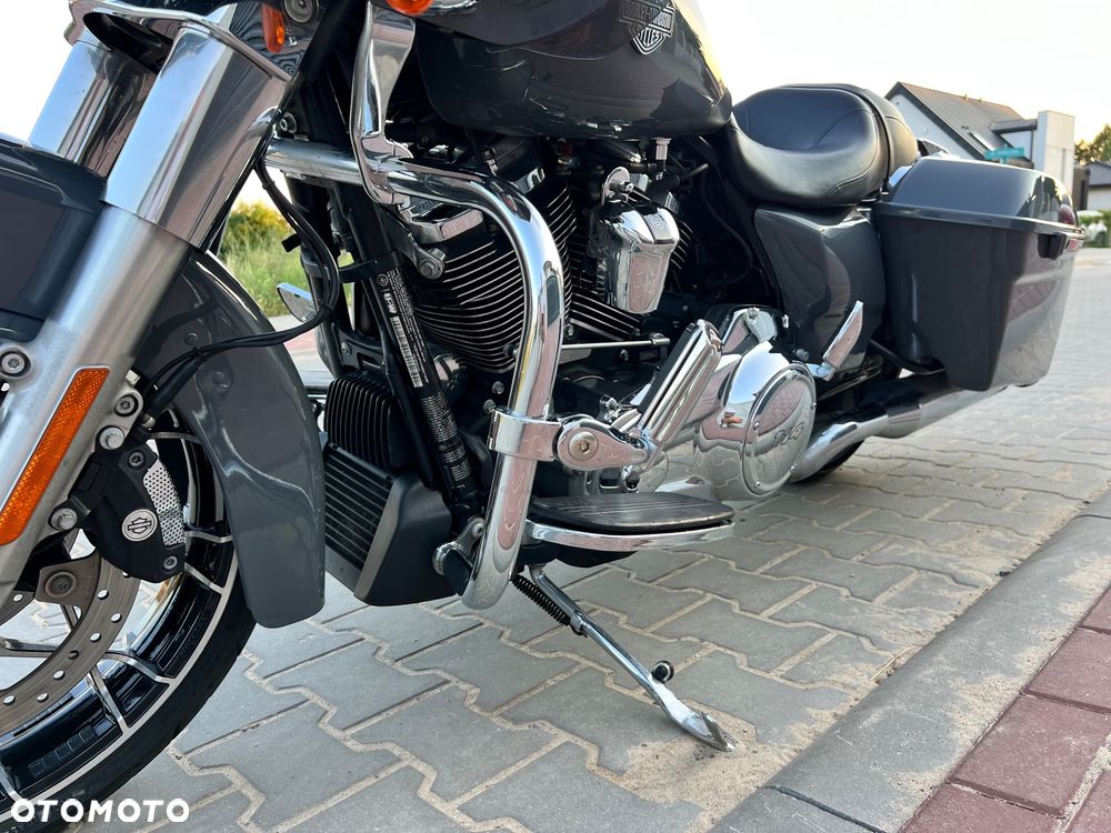 Harley-Davidson Touring Road Glide - 10