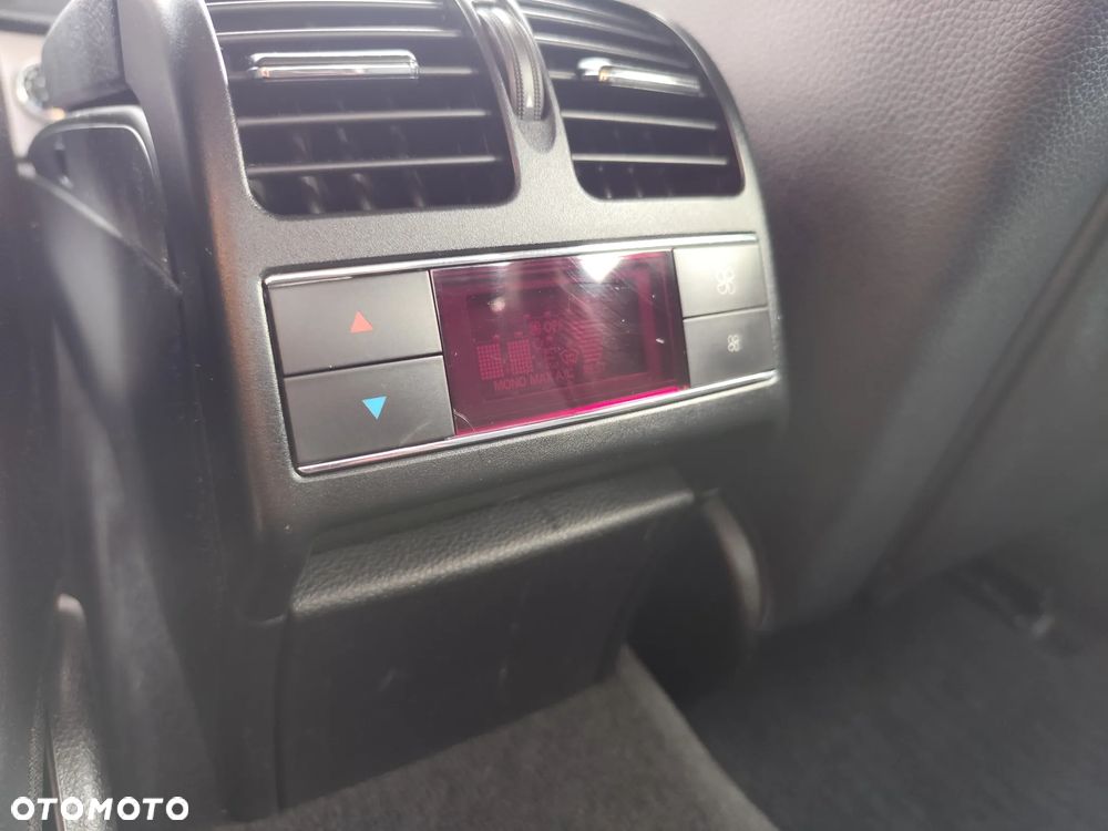Mercedes-Benz Klasa C 180 BlueEFFICIENCY Avantgarde - 38