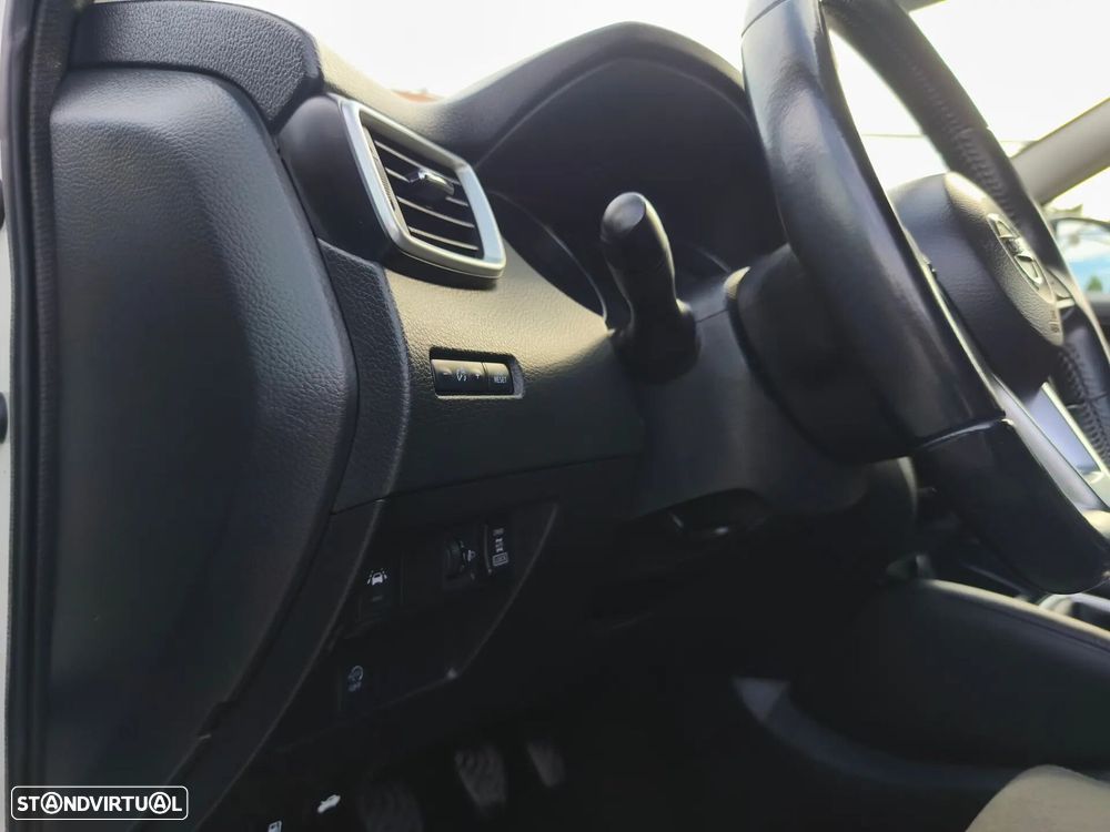 Nissan Qashqai 1.7 dCi Tekna+ 4x4-i - 16