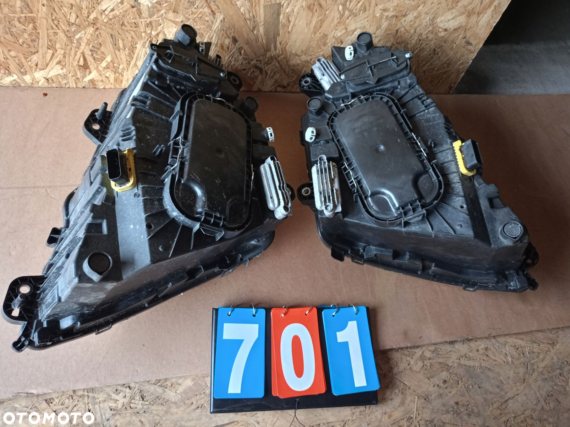 LAMPA REFLEKTOR H7 PRAWY LEWY VOLVO FH5 - 3