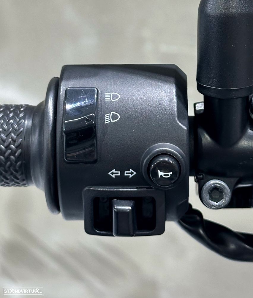 Yamaha XSR 125 Legacy - 12