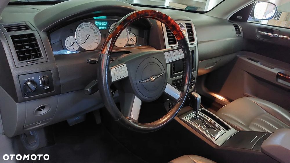 Chrysler 300C 3.5 V6 - 8