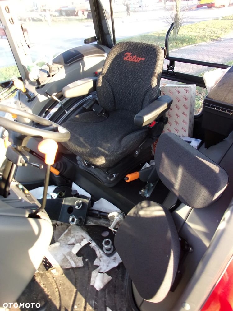 Zetor NOWY Ciągnik rolniczy ZETOR Proxima CL100 z TUR+TUZ przedni, ZETOR Forterra HSX 110 z ładowaczem TUR, Ciągnik rolniczy KIOTI 904 z ładowacze TUR, Ciągnik rolniczy Lamborghini Lampo 70 z ładowaczem, Ciągnik rolniczy sadowniczy New Holland Boomer 50 z TUREM - 11