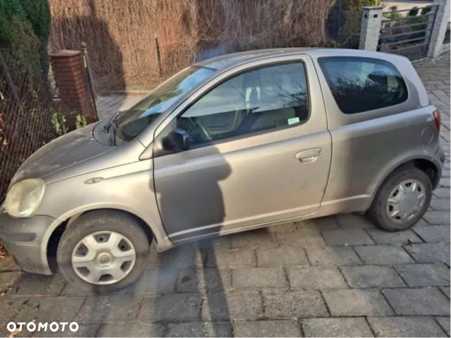 Toyota Yaris - 1